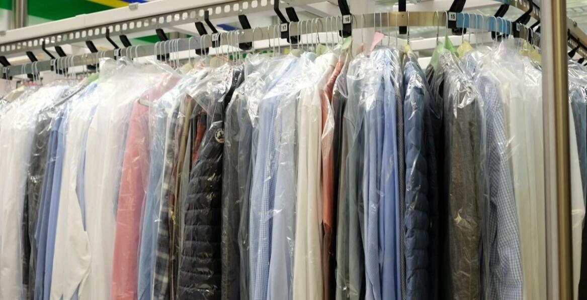 Odzież medyczna – najważniejsze materiały i fasony stosowane w branży