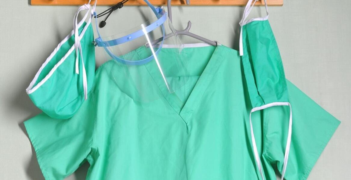 Kolorowe bluzy medyczne damskie – modne rozwiązania w pracy i na co dzień