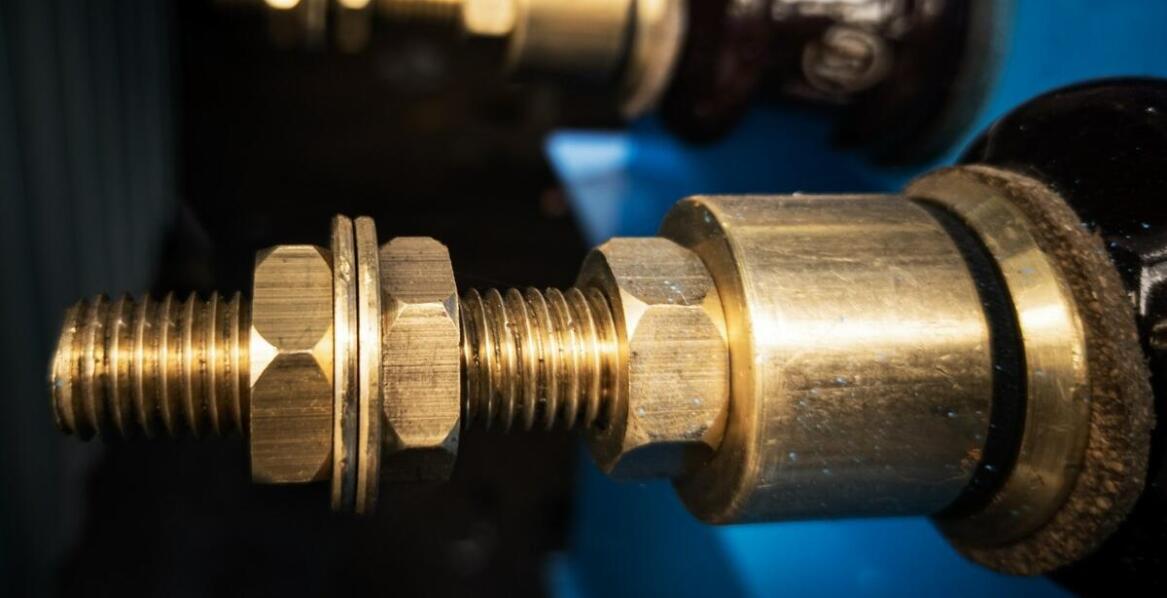 Kompresy włókninowe – zastosowanie, właściwości i najważniejsze informacje