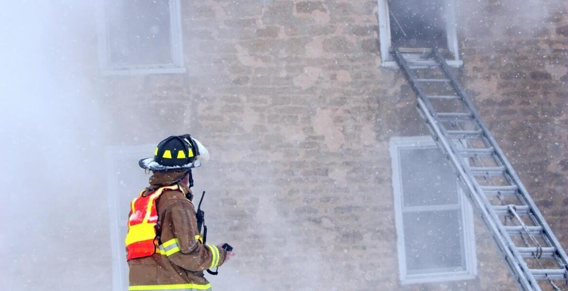 Jakie informacje zawiera ekspertyza budynku po pożarze?