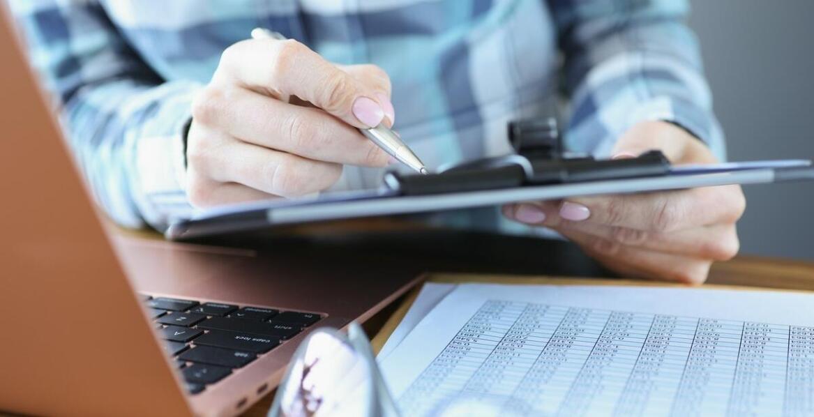 Najważniejsze obowiązki związane z prowadzeniem pełnej księgowości w firmie