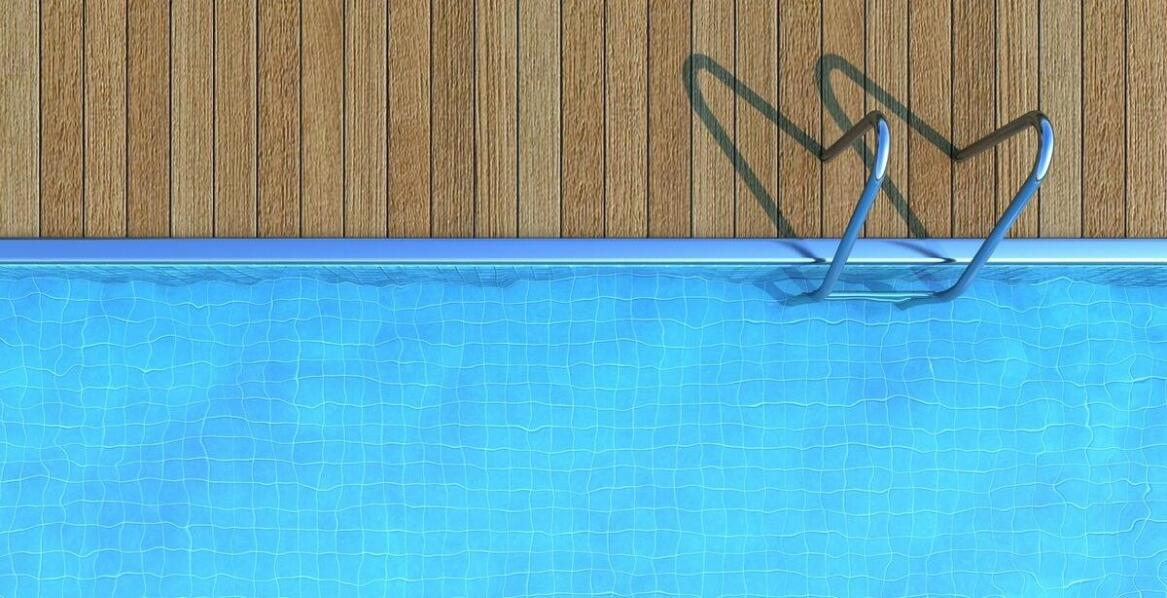 Relaks i atrakcje wodne – co warto wiedzieć o basenach termalnych