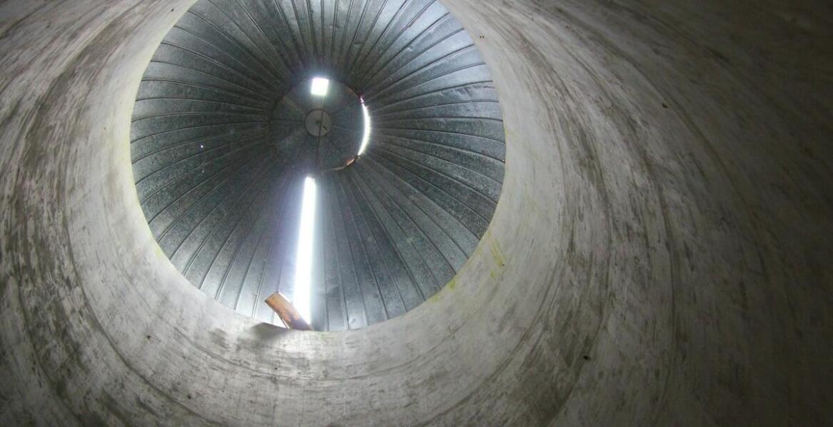 Komora hiperbaryczna – działanie, korzyści i zastosowania terapii tlenowej