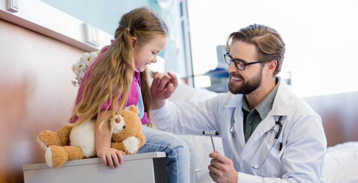 Objawy alergii u dzieci – jak je rozpoznać i kiedy zgłosić się po pomoc