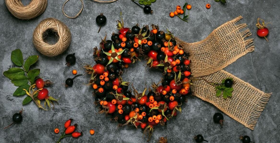 Symbolika i znaczenie wieńców pogrzebowych – tradycje i zwyczaje