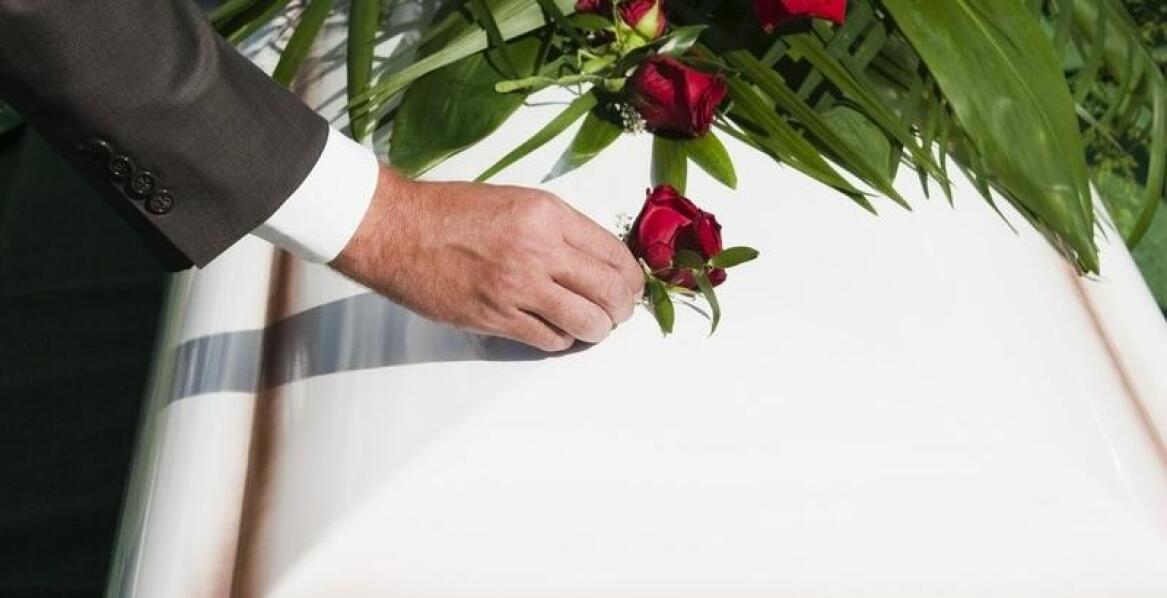 Formalności i koszty związane z organizacją uroczystości pogrzebowej