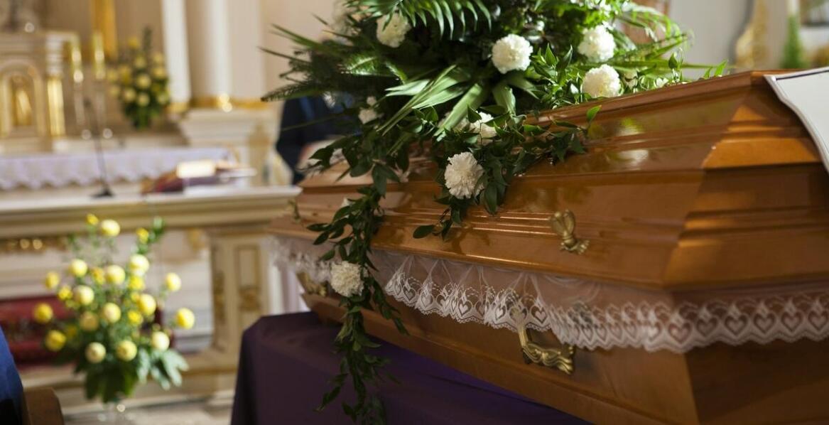 Na czym polega kremacja zwłok? Najważniejsze fakty i aspekty organizacji