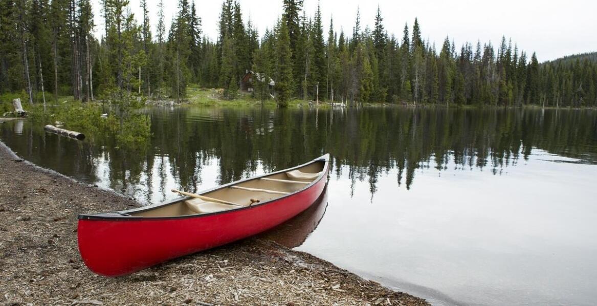 Kajakiem przez Krutynię – wszystko, co warto wiedzieć przed pierwszym spływem