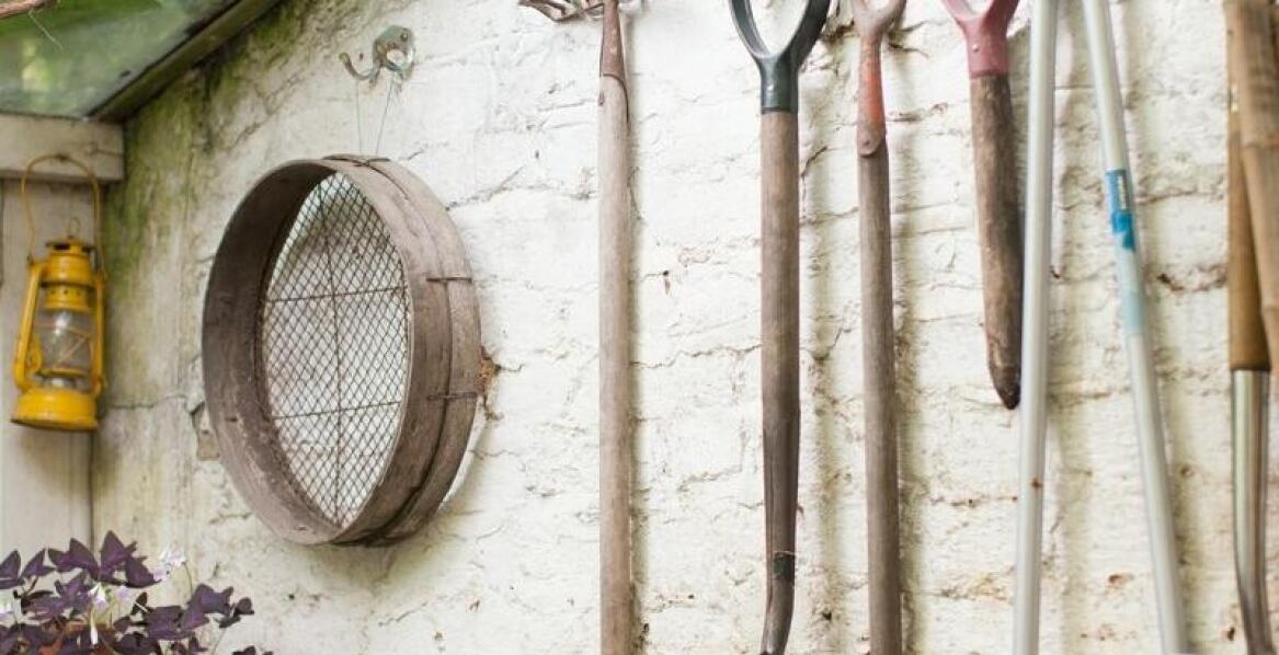 Schowek na narzędzia – funkcjonalność i rozwiązania do przechowywania sprzętu