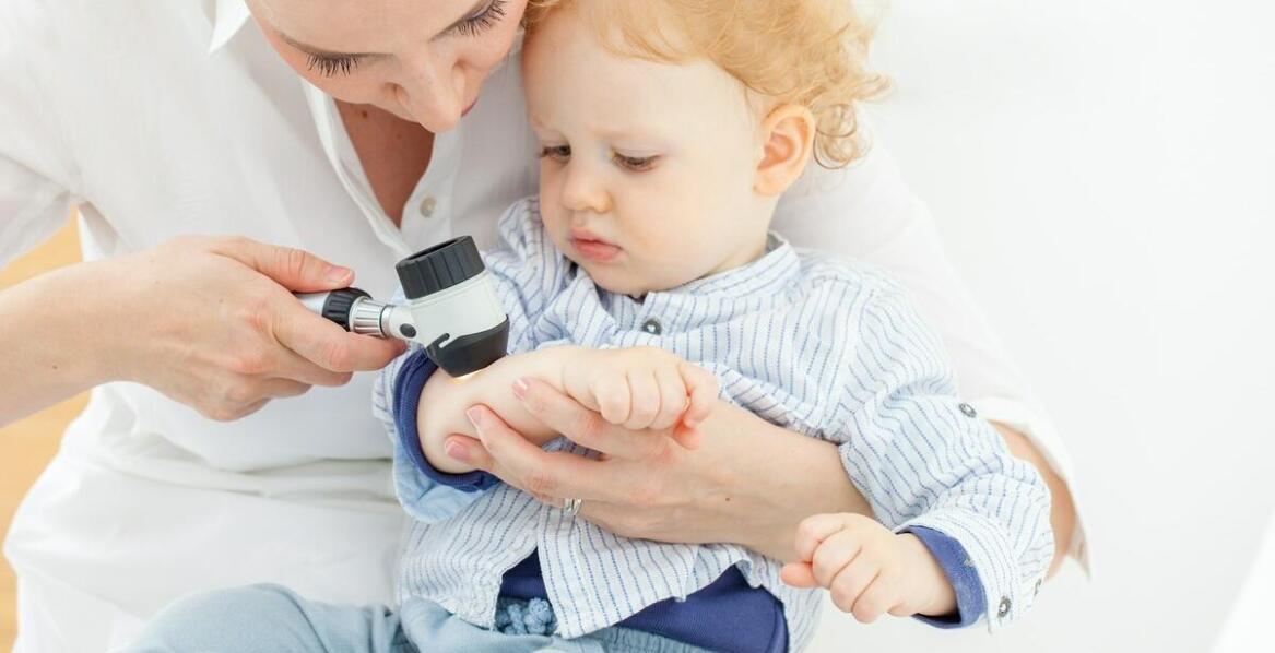 Badanie EEG u dzieci – znaczenie w diagnostyce i wykrywaniu zaburzeń neurologicznych