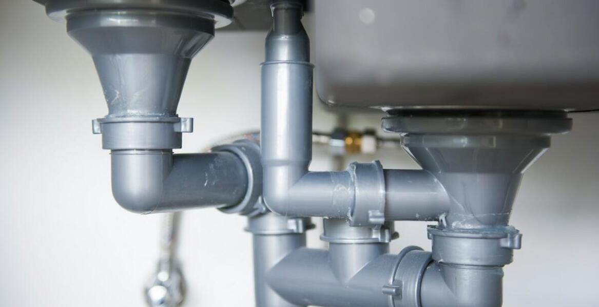 Rodzaje instalacji hydraulicznych – zastosowania i kluczowe zalety