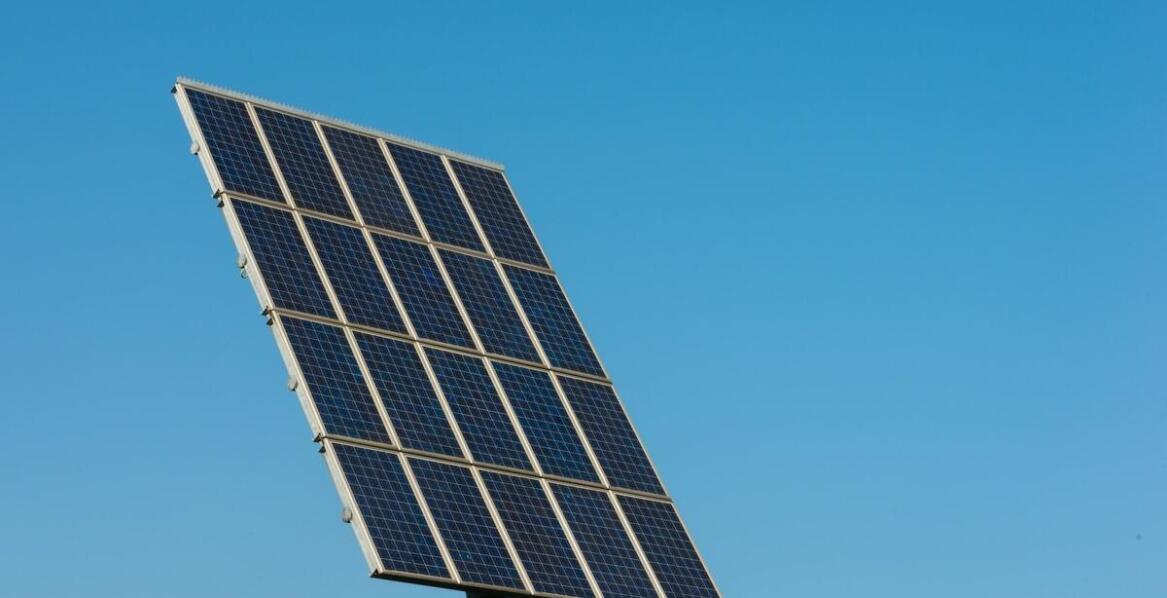 Panele fotowoltaiczne – zastosowanie, opłacalność i najnowsze trendy