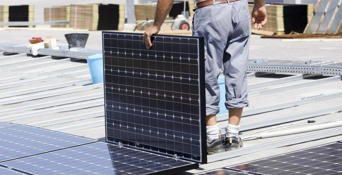 Ile kosztuje instalacja paneli fotowoltaicznych i co wpływa na cenę?