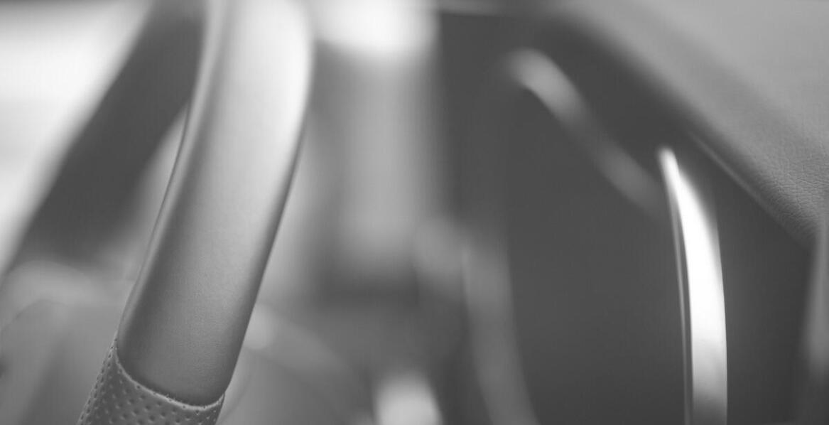 Specyfika pasów bezpieczeństwa w pojeździe takim jak Toyota RAV4