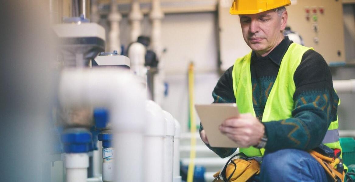 Jak próby szczelności instalacji wodnych wpływają na bezpieczeństwo budynku?