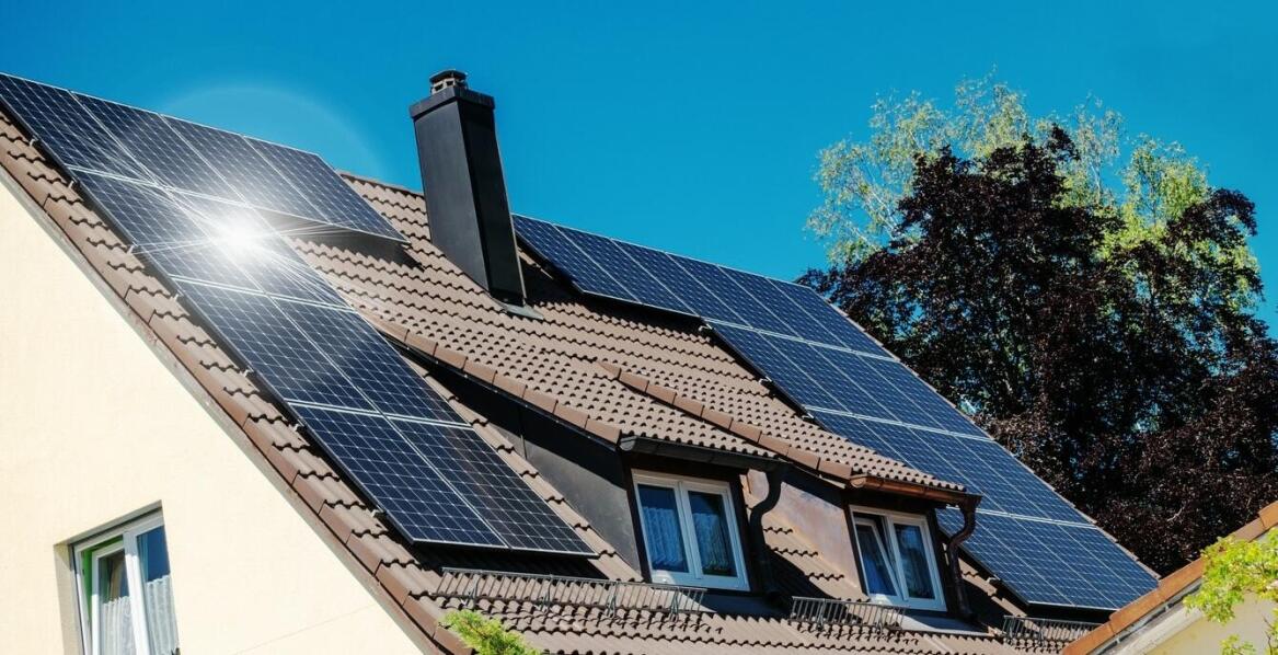 Jak dofinansowanie paneli fotowoltaicznych wspiera rozwój zielonej energii?