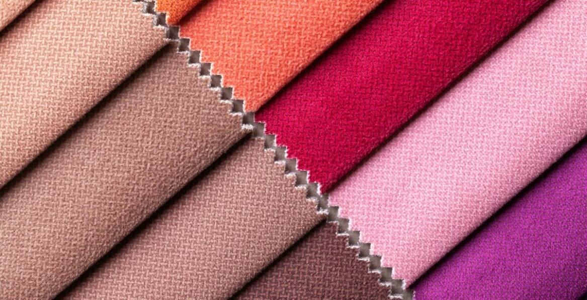 Zastosowania kreszowania tkanin w nowoczesnych kolekcjach modowych