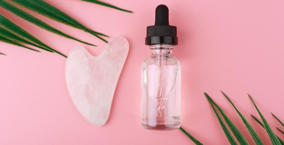 Naturalny lifting twarzy – jak osiągnąć go dzięki innowacyjnym narzędziom?