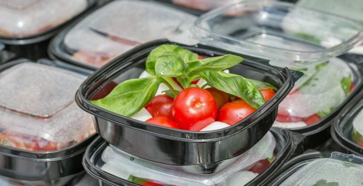 Jak zmieniają się wymagania prawne dotyczące opakowań z tworzyw sztucznych?