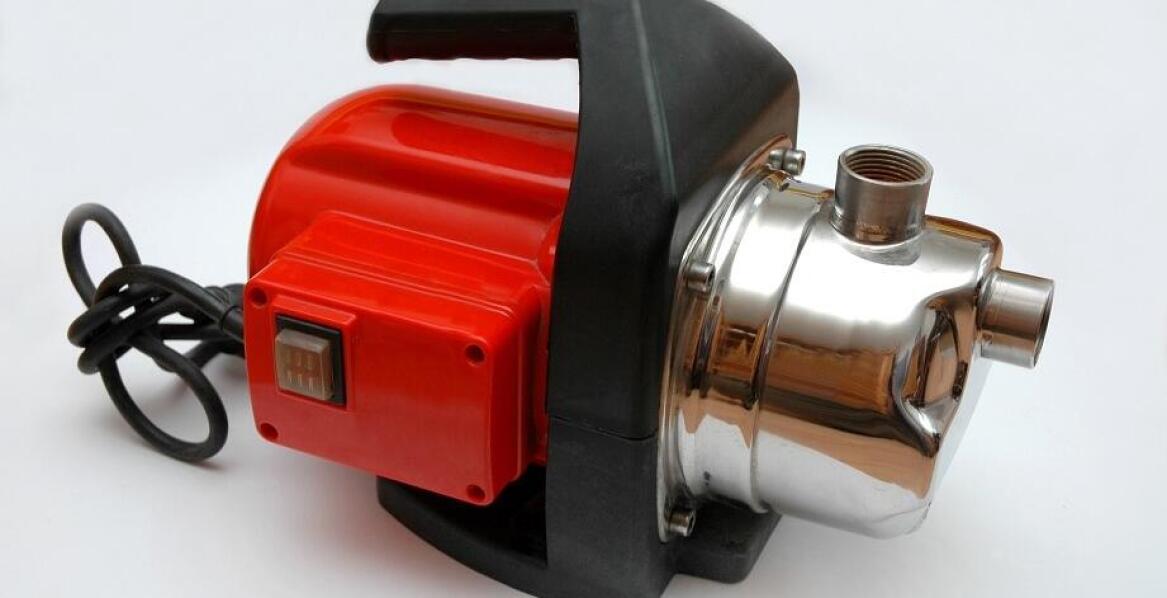 Porównanie różnych typów pomp wody do studni: Co warto wiedzieć?