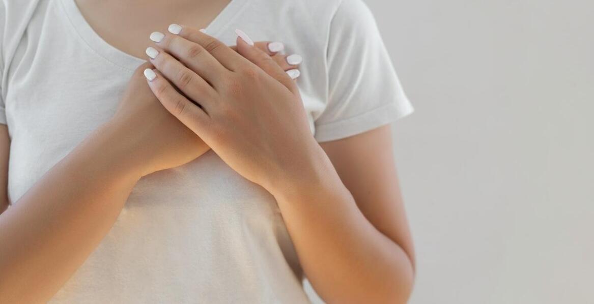 Dlaczego odpowiedni biustonosz jest istotny po operacji piersi?