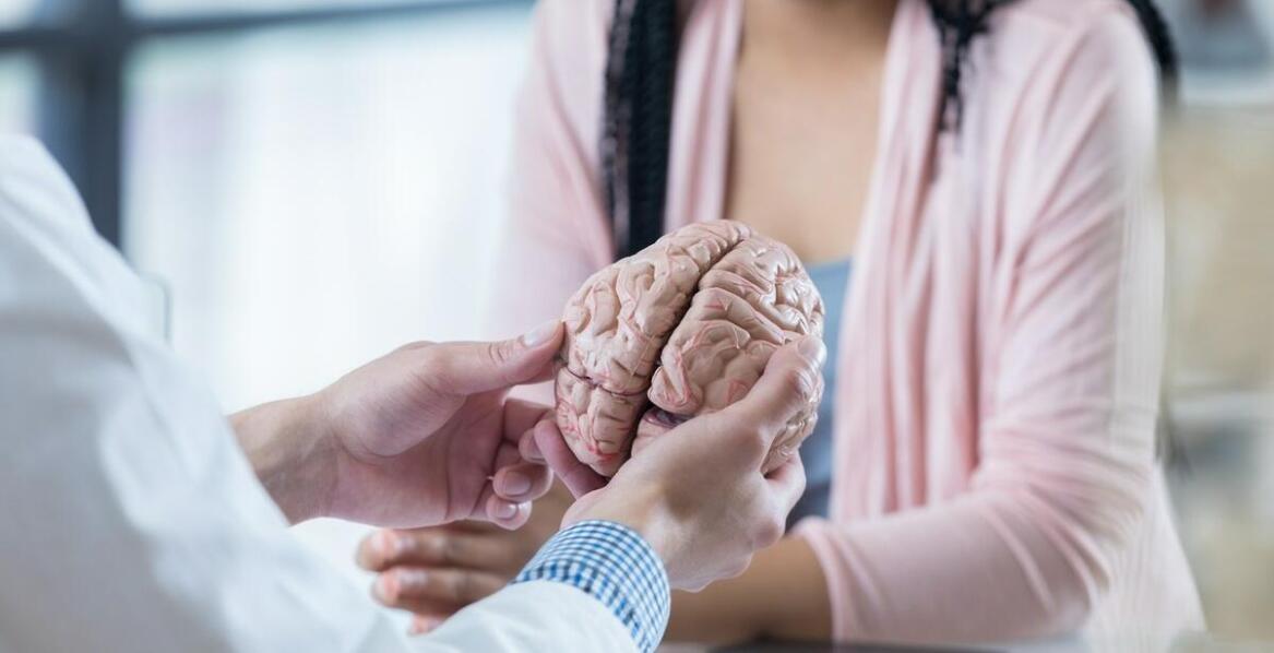 Jak przebiega pierwsza konsultacja u neurochirurga?