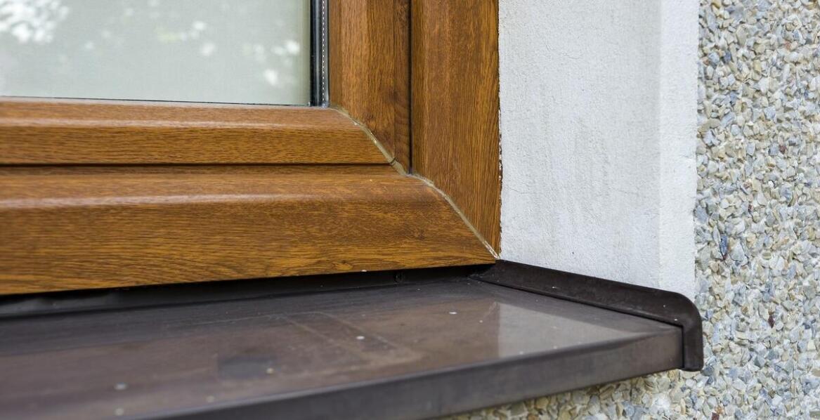 Jak trwałość materiałów wpływa na jakość parapetów wewnętrznych?