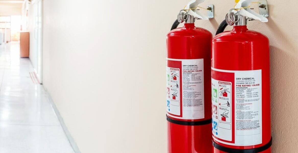 Różnice między szkoleniami BHP a ochroną przeciwpożarową: co warto wiedzieć