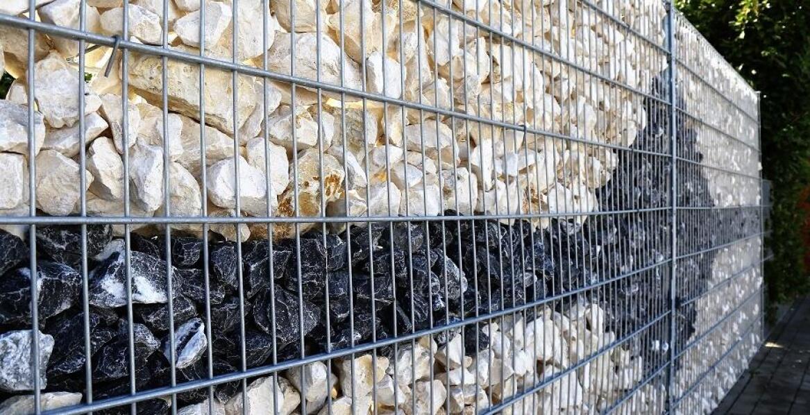 Innowacyjne rozwiązania architektoniczne z użyciem gabionów z siatki na kamienie