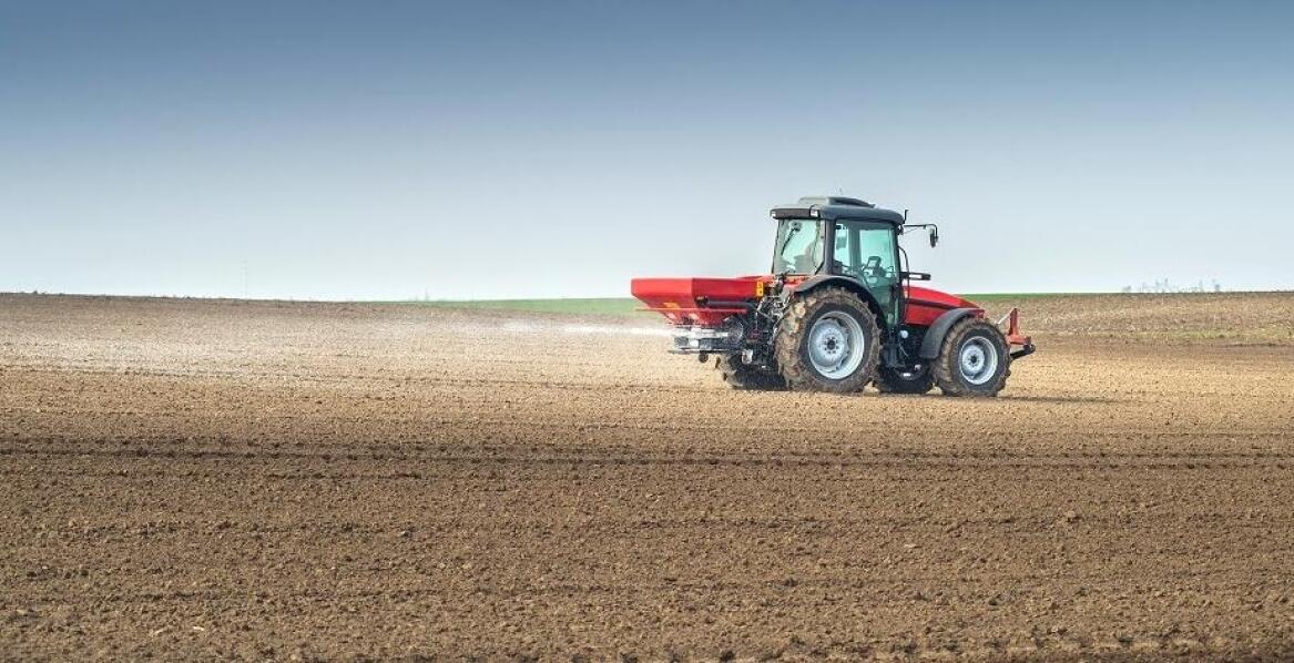 Jakie korzyści niesie automatyzacja w obsłudze maszyn rolniczych?