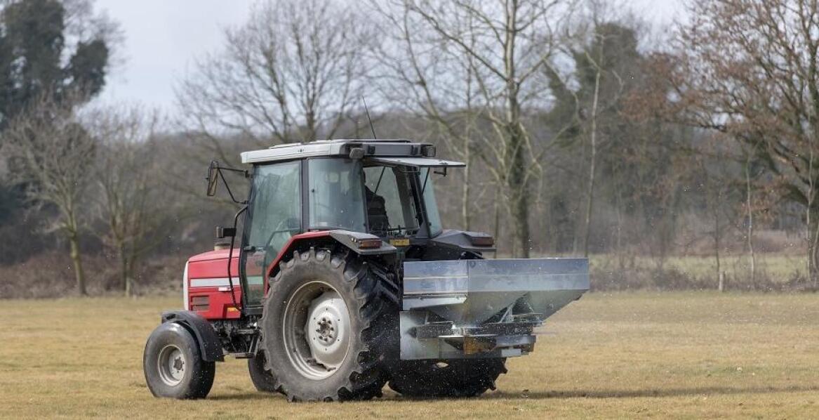 Siewniki do wapna: jak wybrać najlepszy model dla swojego gospodarstwa?