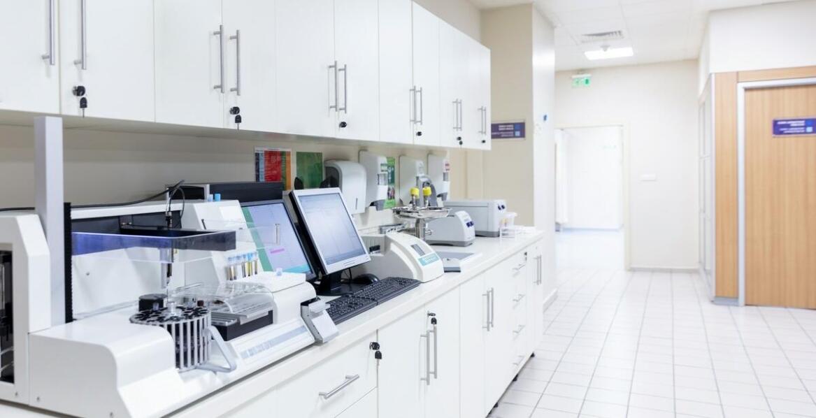 Nowoczesne technologie w diagnostyce urologicznej: co oferuje szpital urologiczny?