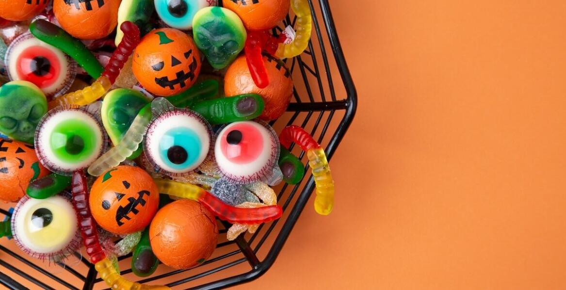 Jakie są najnowsze trendy wśród strasznych masek na Halloween?