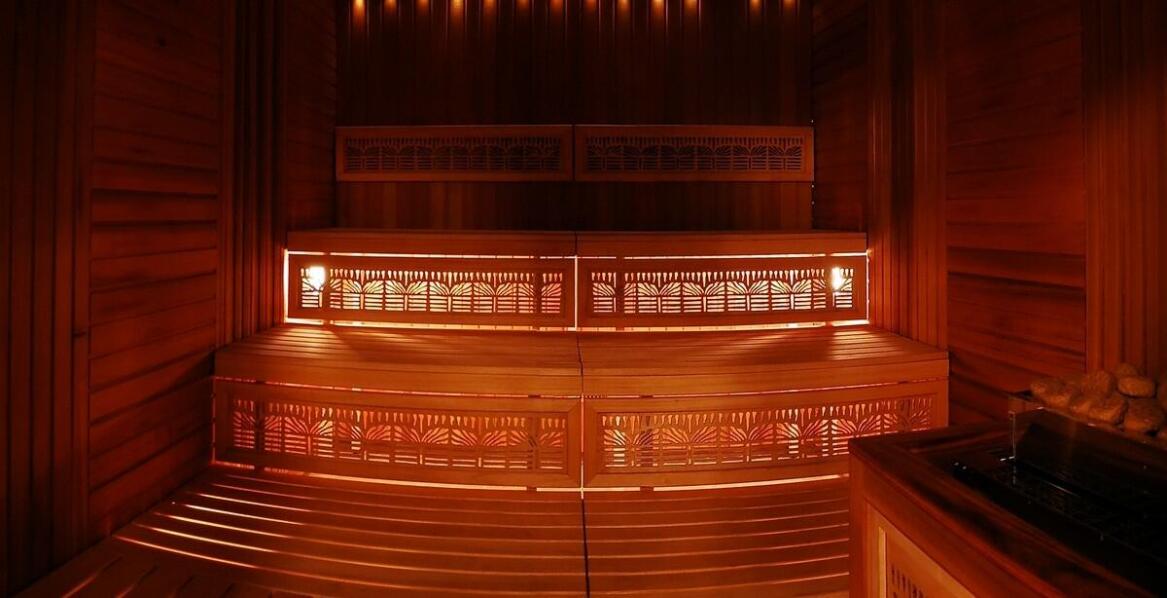 Jak korzystanie z sauny wpływa na redukcję stresu u sportowców?