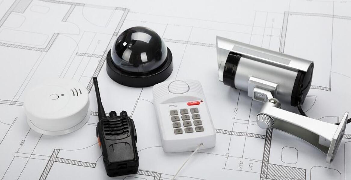 Jak zaprojektować skuteczny system alarmowy dla firmy?