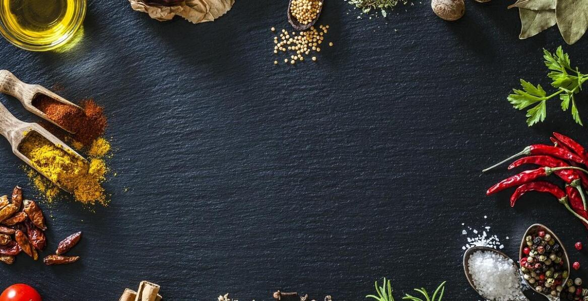 Bio przyprawy a zdrowy styl życia – jakie korzyści przynoszą?