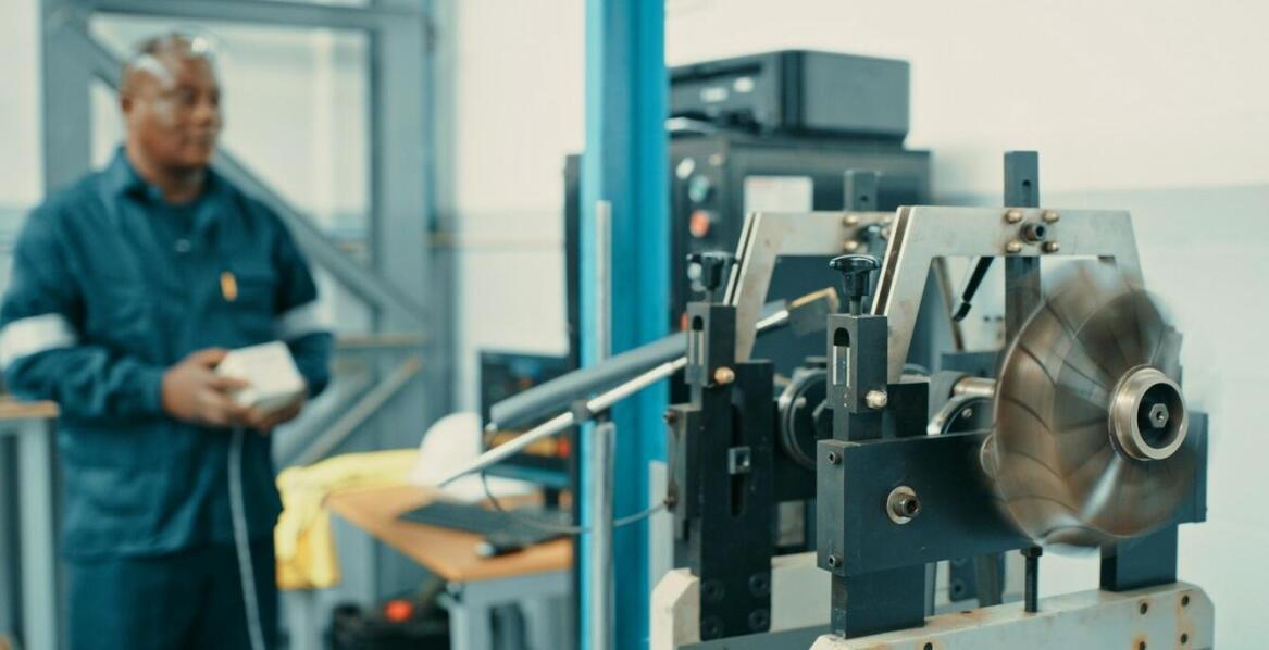 Jak zapewniamy wysoką jakość usług w naprawie silników elektrycznych?