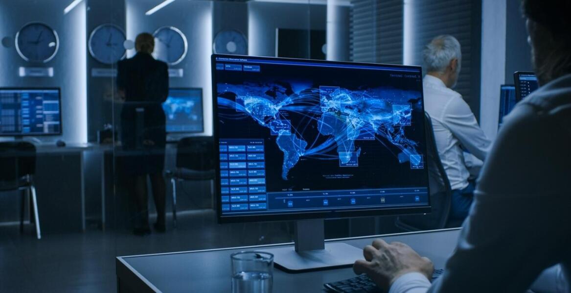 Rola analizy danych w programach spedycyjnych w podejmowaniu decyzji biznesowych