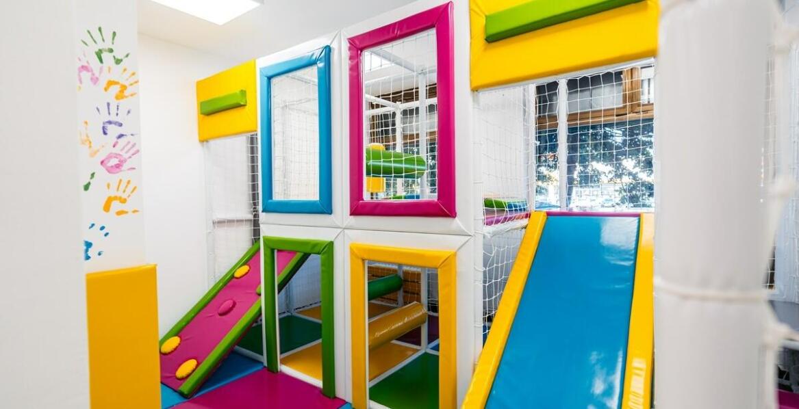 Atrakcje dla dzieci w naszym pensjonacie – sala zabaw i więcej