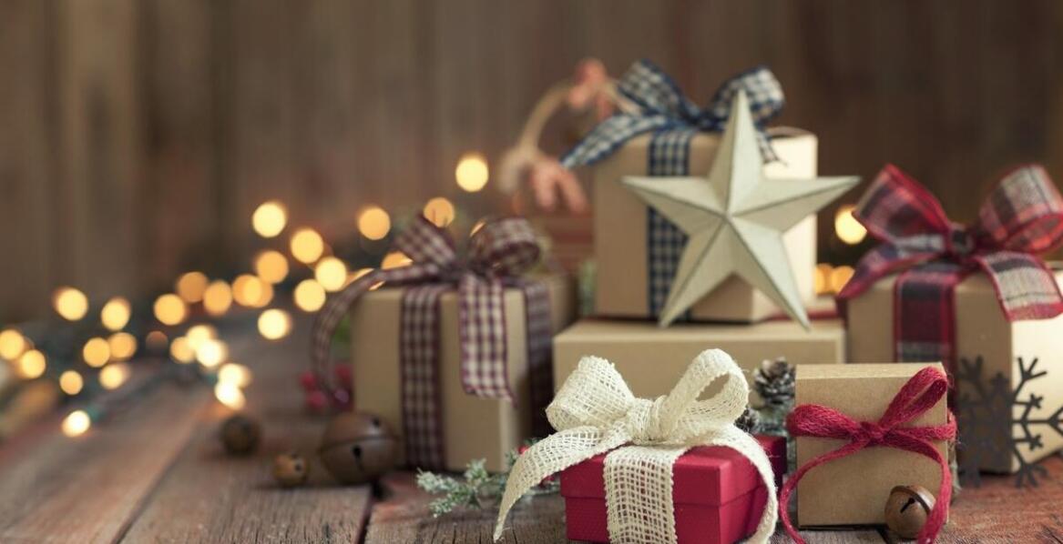 Wie wählt man ein personalisiertes Weihnachtsgeschenk für einen Mitarbeiter aus, das in Erinnerung bleibt?