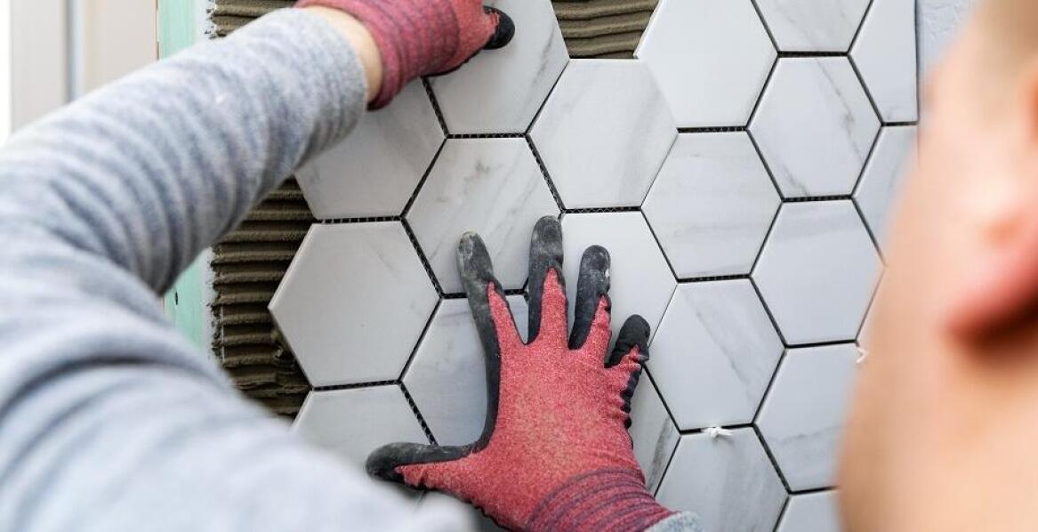 Glazurnictwo w ofercie firm remontowych Wrocław i okolice