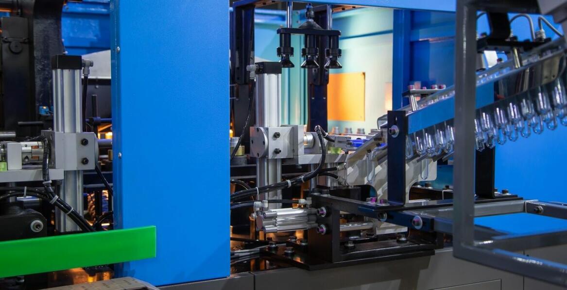 Co mogą obejmować zlecenia na wtryskarki?