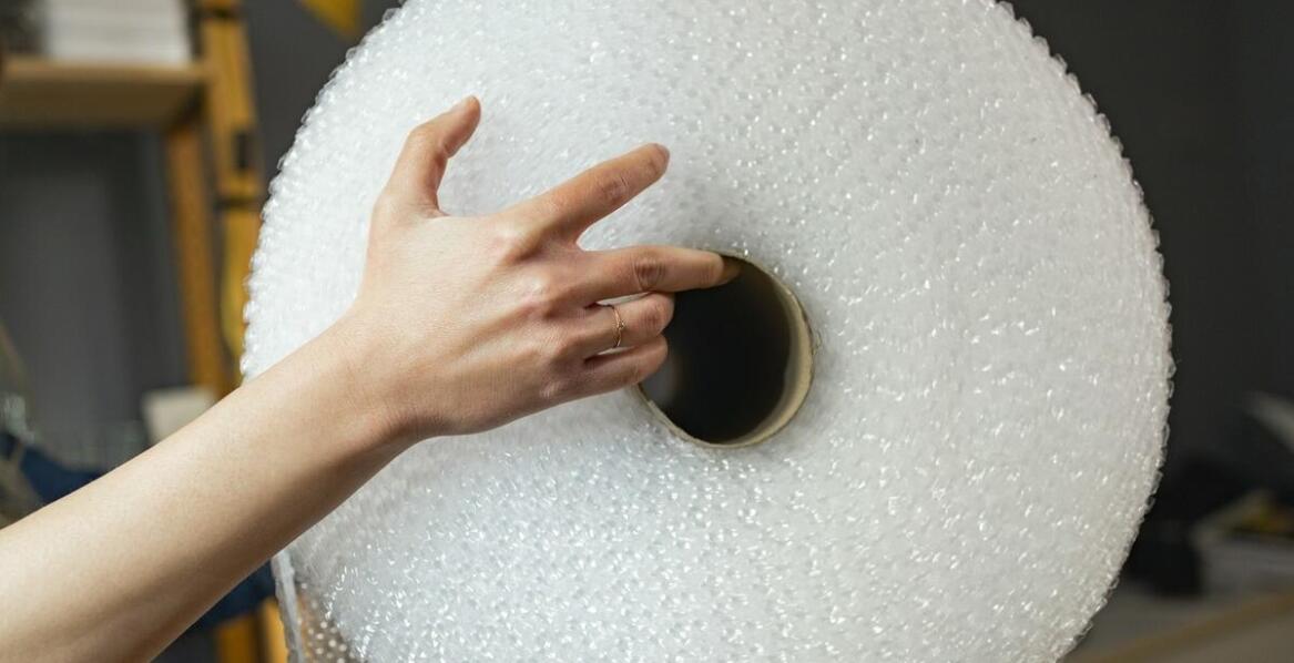 Innowacyjne zastosowania folii bąbelkowej w logistyce