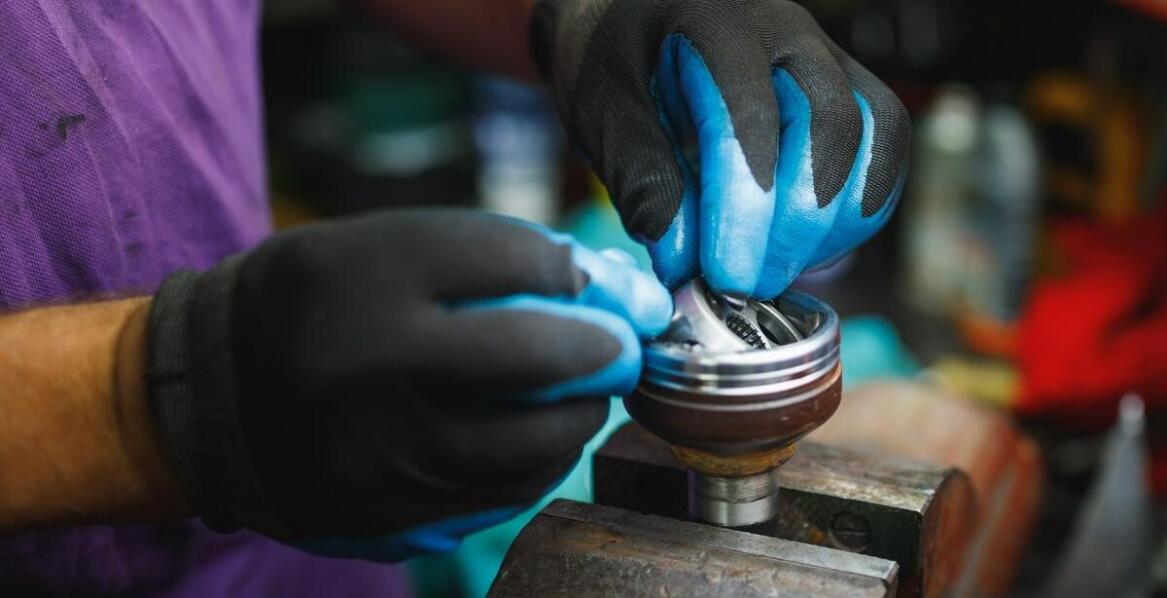 Jak przygotowanie powierzchni wpływa na efektywność malowania proszkowego?