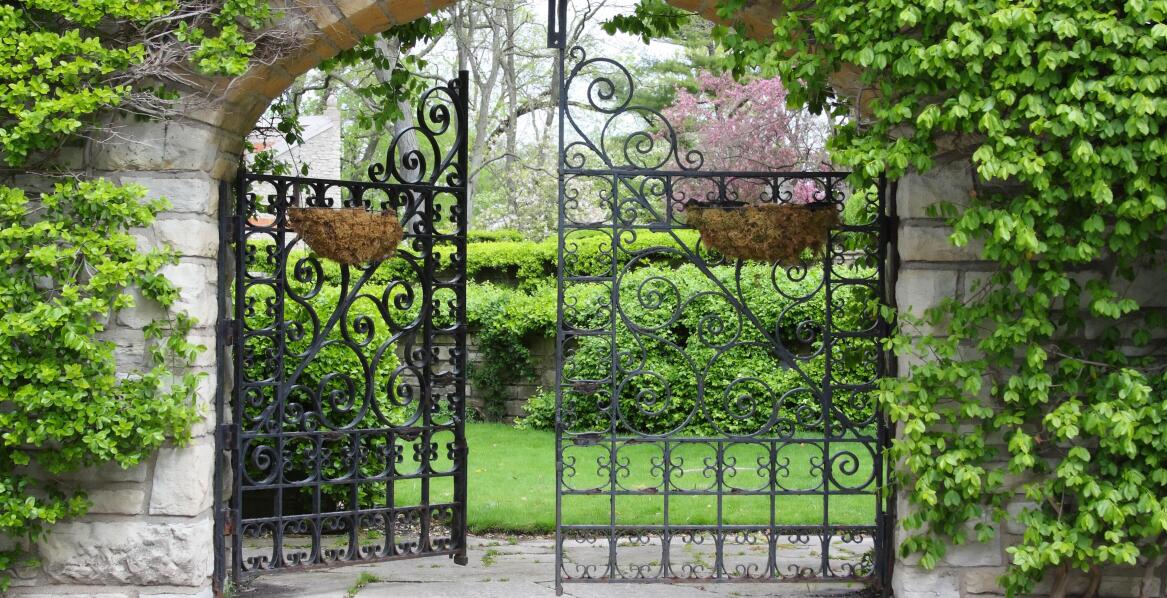 Falttor – Was sind seine wichtigsten Vorteile und Nachteile?