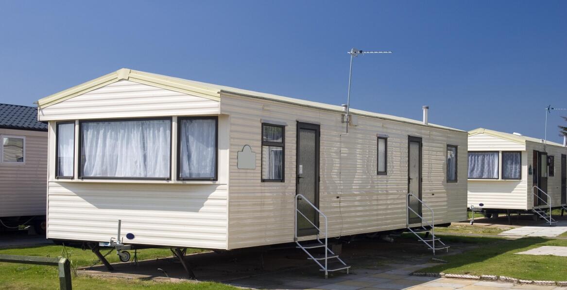 Jak domki holenderskie są przygotowywane do transportu na duże odległości?