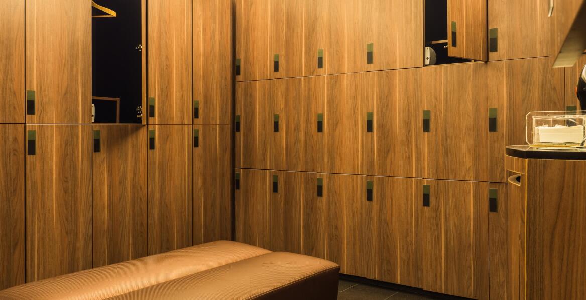 Haltbarkeit und Ästhetik der Kleiderschränke in modernen Umkleidekabinen