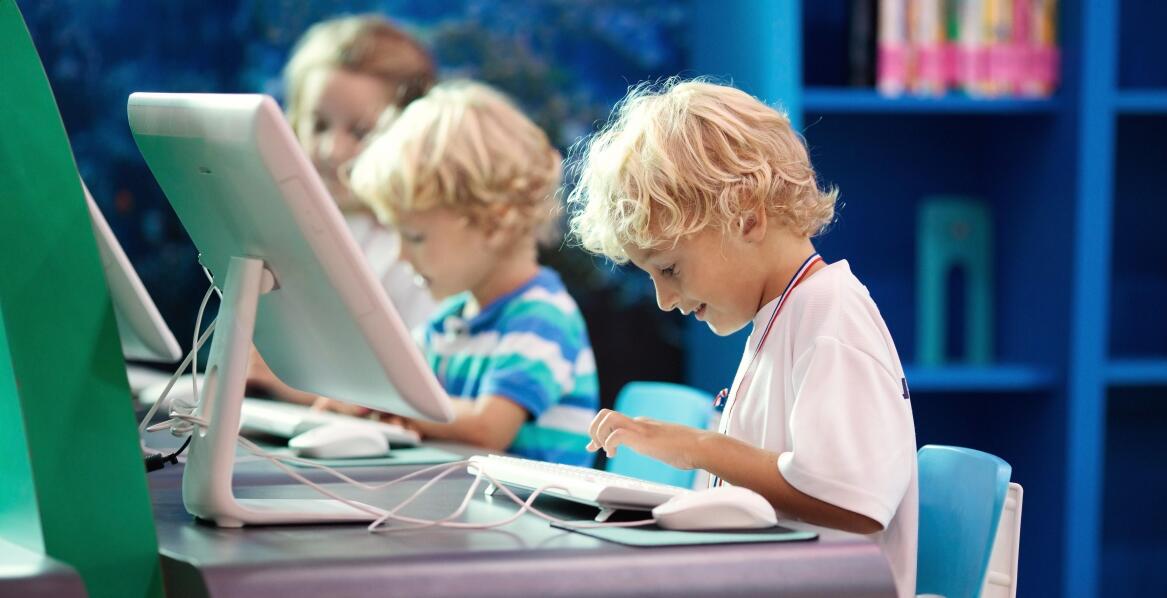 Korzyści z używania komputerów dla szkół w edukacji zdalnej