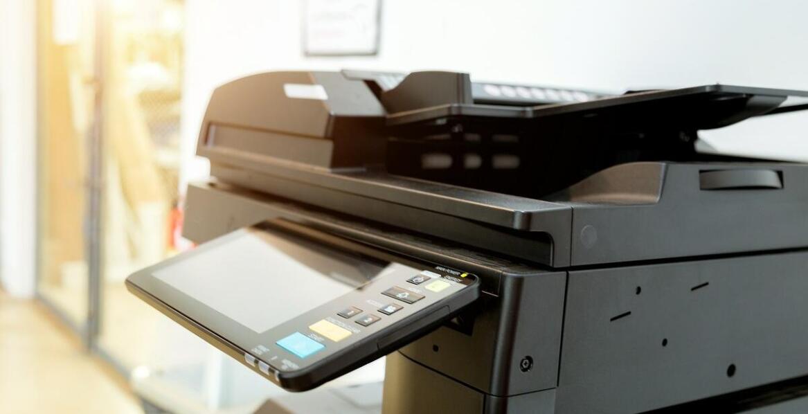 Jakie nowoczesne funkcje oferuje urządzenie bizhubc3351?