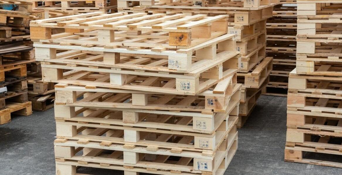 Welche Arten von Transportpaletten gibt es?